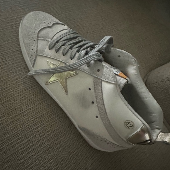 Golden Goose White and Gold Mid Star Sneakers - Picture 1 of 8